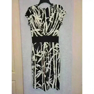 3 for $20 - Talbots Shift Dress Size 4 Black White Bamboo Print Short Sleeve